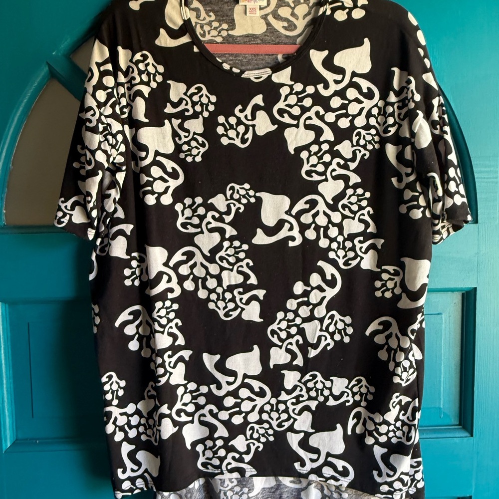 LuLaRoe Black and White Tunic Top